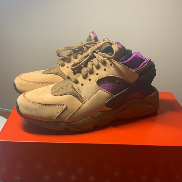 Limited Edition Nike Air Huarache LE Praline/Umber-Vine-Black Sneakers 8.5M - Picture 4 of 12